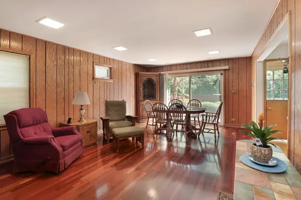 1515 Sequoia TRL, Glenview, IL 60025
