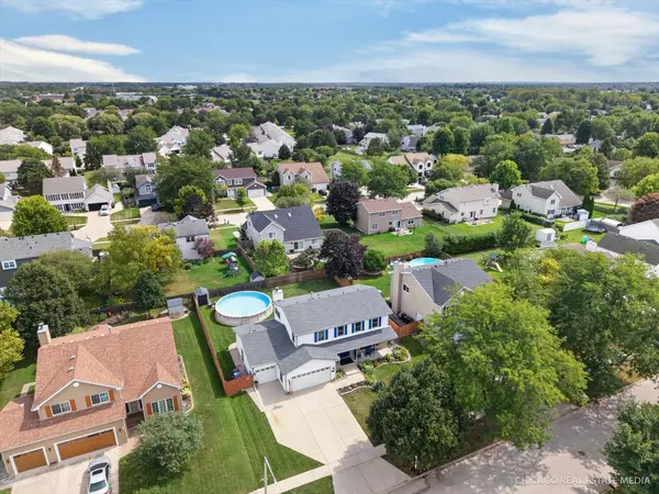 1147 Bennington DR, Crystal Lake, IL 60014