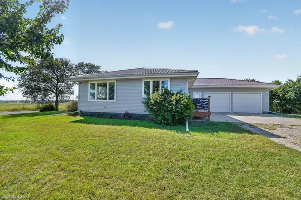 6009 W Shaulis RD, Cedar Falls, IA 50613