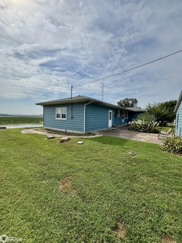 2744 255Th AVE, Montrose, IA 52639