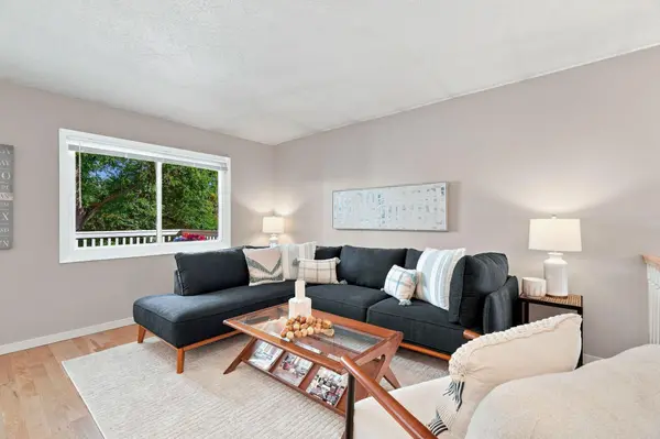 10422 Decatur AVE S, Bloomington, MN 55438