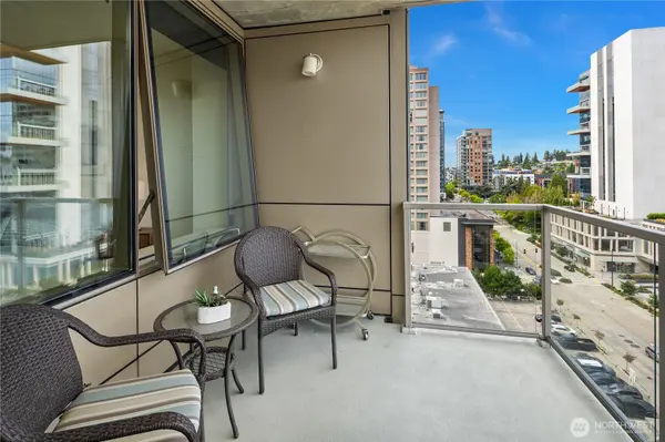 10610 NE 9th PL #1206, Bellevue, WA 98004