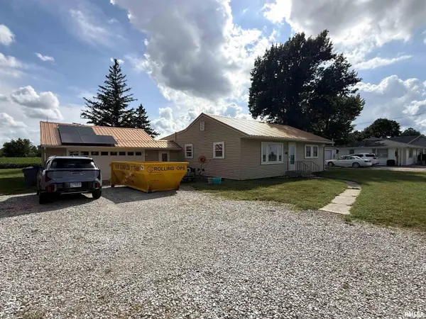 200 Albers ST, Golden, IL 62339