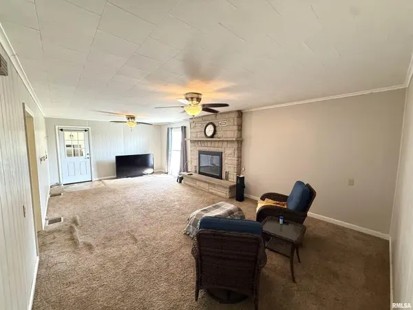 200 Albers ST, Golden, IL 62339