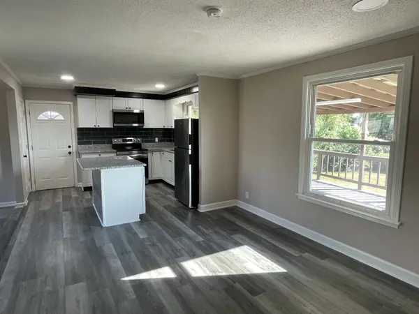 335 Hampshire Dr, Clarksville, TN 37043