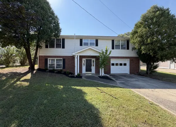 908 Poppy Dr, Clarksville, TN 37042