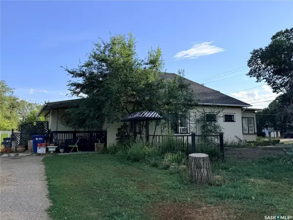 12 3rd STREET E, Willow Bunch, SK S0H 4K0