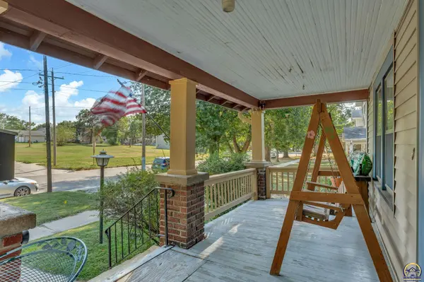 1710 SW 1st ST, Topeka, KS 66606