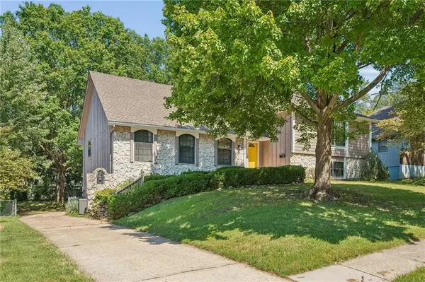 11010 E 83rd TER, Raytown, MO 64138
