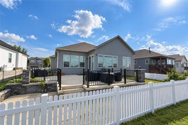 25096 W 142nd ST, Olathe, KS 66061