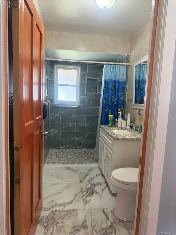 24 Wheeler AVE, Valley Stream, NY 11580