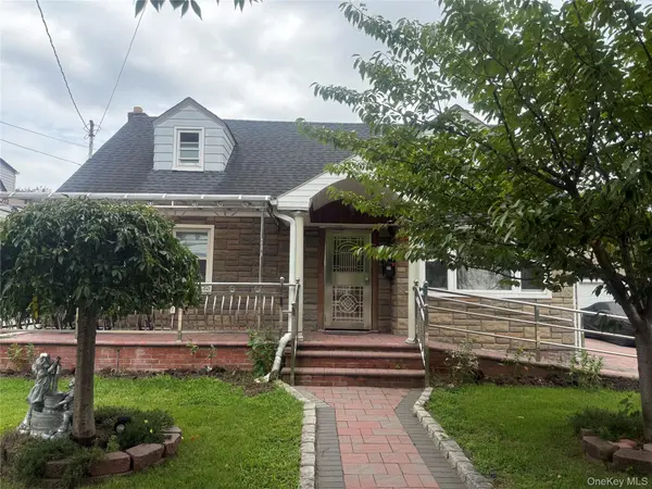 24 Wheeler AVE, Valley Stream, NY 11580