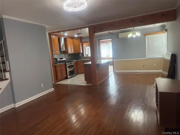 24 Wheeler AVE, Valley Stream, NY 11580