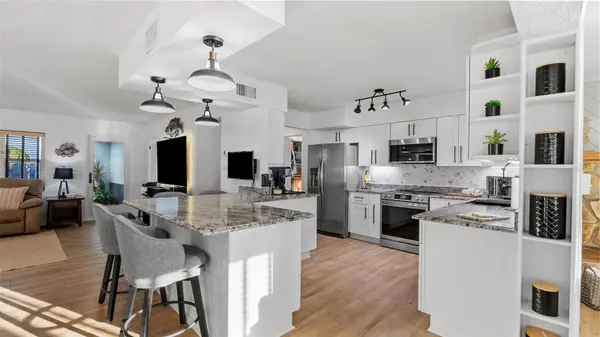 7008 S SHORE DR S, South Pasadena, FL 33707