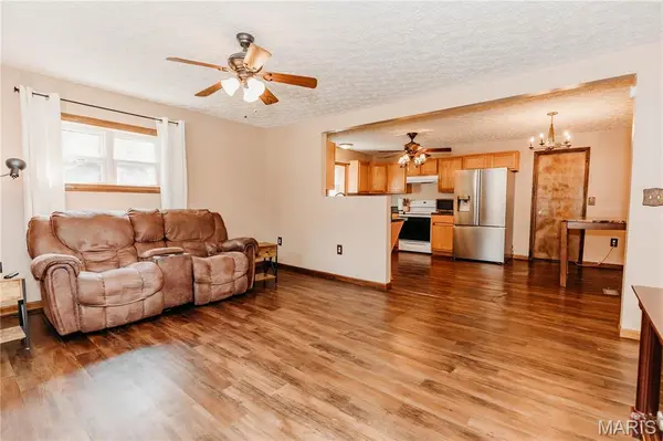 148 Sudhammer RD, Iberia, MO 65486