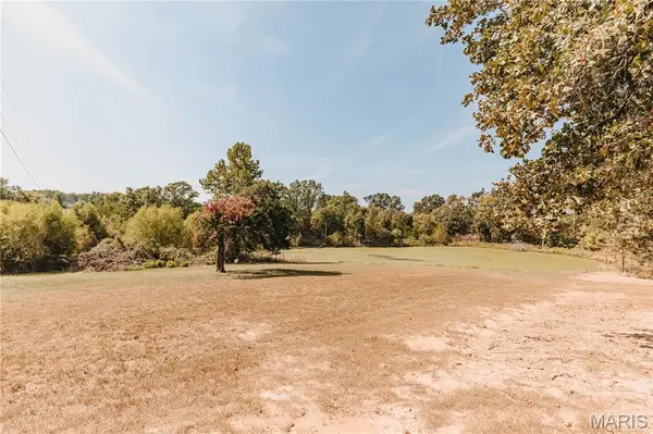 148 Sudhammer RD, Iberia, MO 65486