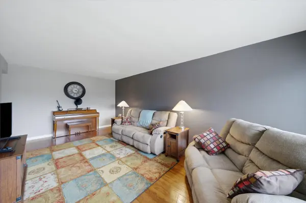 8636 S Tripp AVE, Chicago, IL 60652