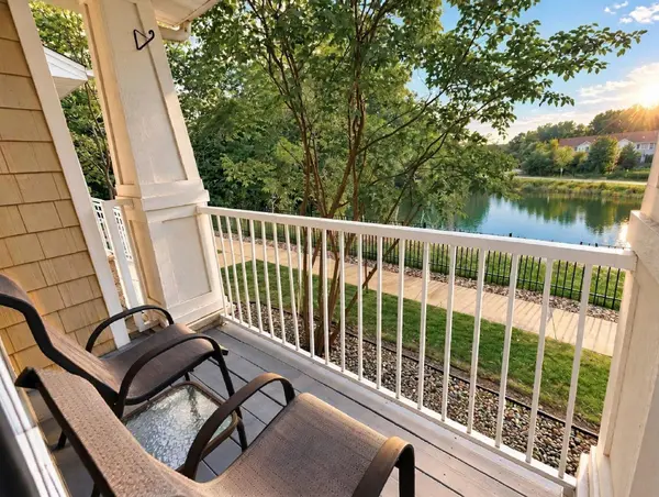 1240 County Road D E #3, Maplewood, MN 55109