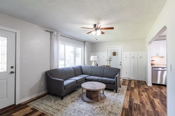 810 Hanson RD, La Crosse, WI 54603