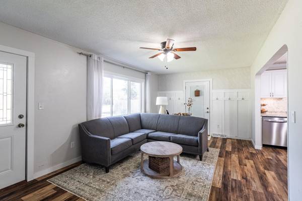 810 Hanson RD, La Crosse, WI 54603
