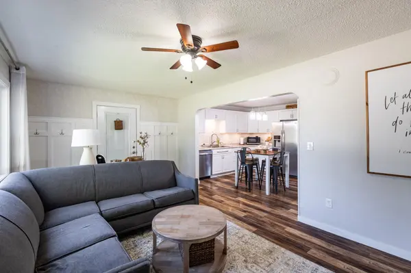 810 Hanson RD, La Crosse, WI 54603