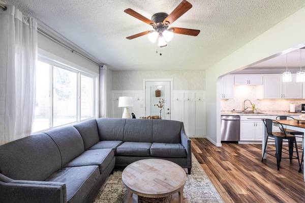 810 Hanson RD, La Crosse, WI 54603