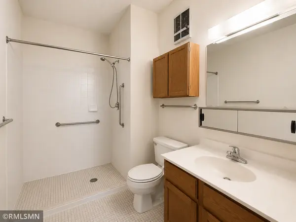 7600 Golden Valley Road #612, Golden Valley, MN 55427