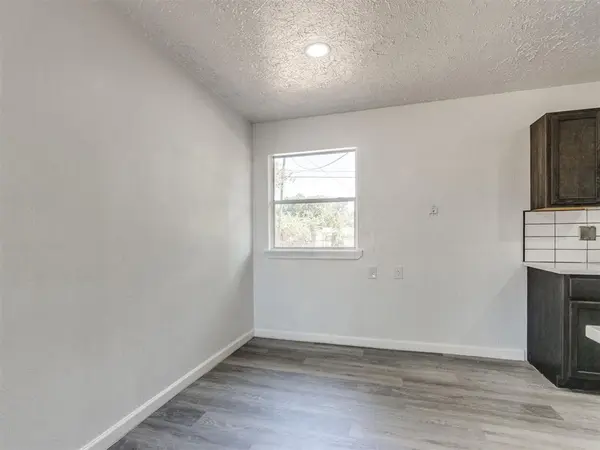 904 W Robinson ST, Norman, OK 73069
