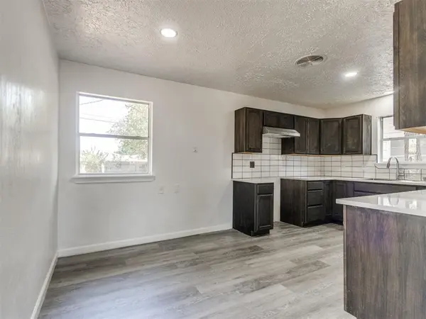 904 W Robinson ST, Norman, OK 73069