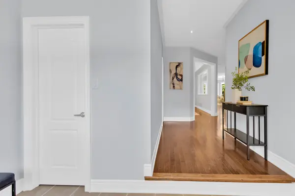 2241 Adirondak TRL, Oakville, ON L6M 4W4