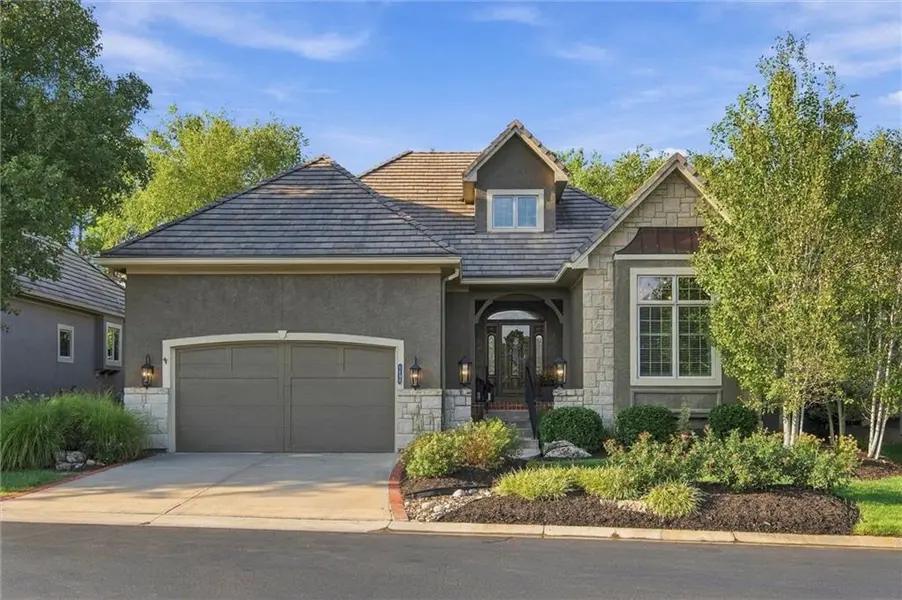 5404 W 124th TER, Leawood, KS 66209