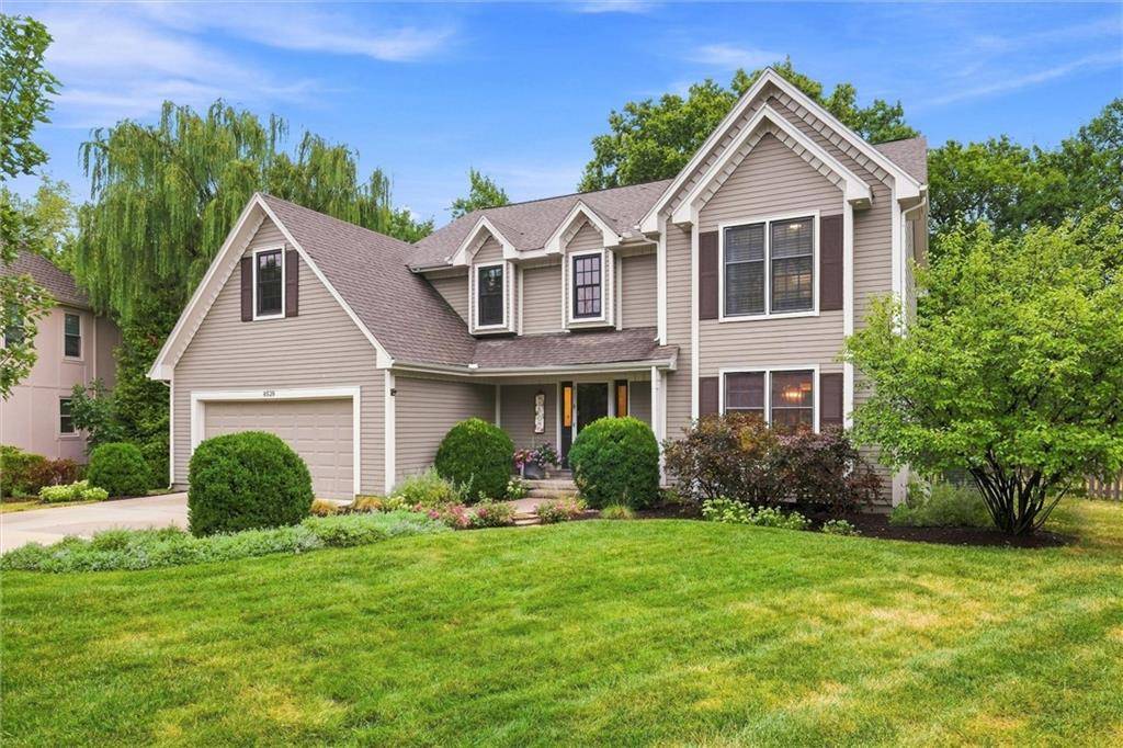 8529 Hall ST, Lenexa, KS 66219