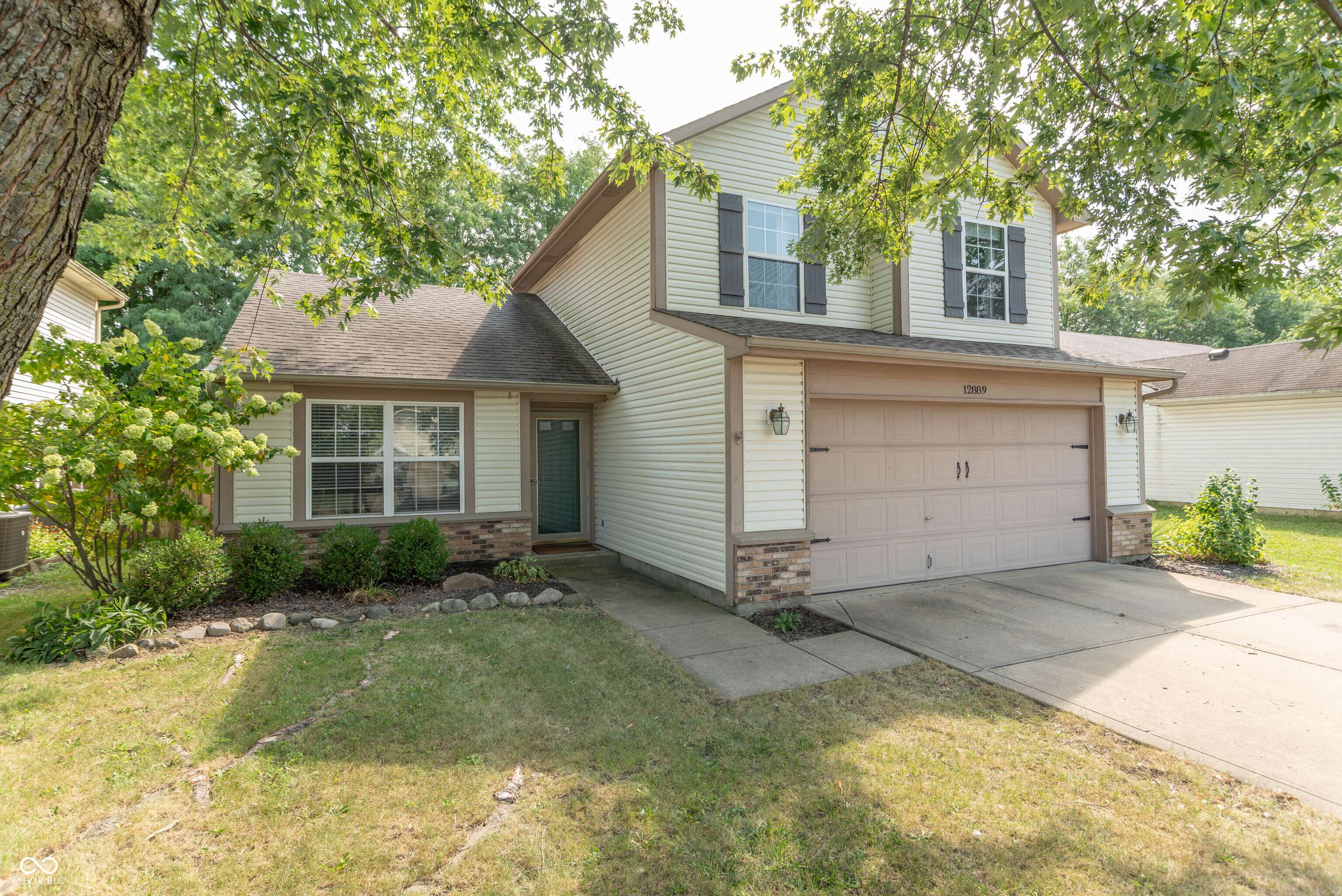 12889 Longleaf LN, Fishers, IN 46038
