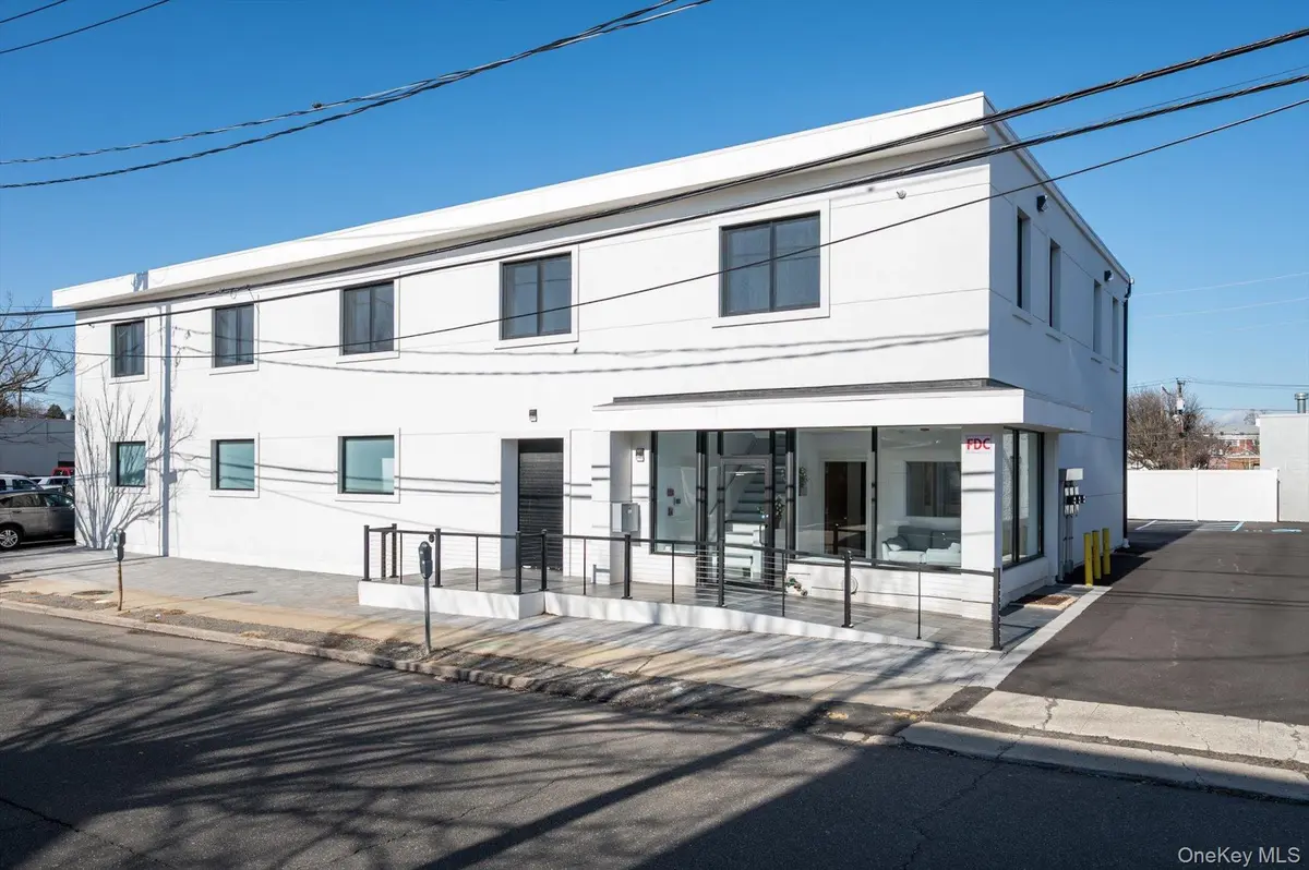 25 Willowdale AVE #2ND FLOOR, Port Washington, NY 11050