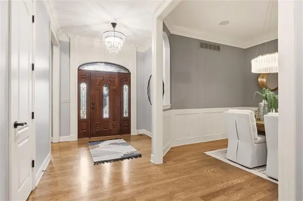 5404 W 124th TER, Leawood, KS 66209