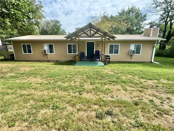 2745 169 HWY, Trimble, MO 64492