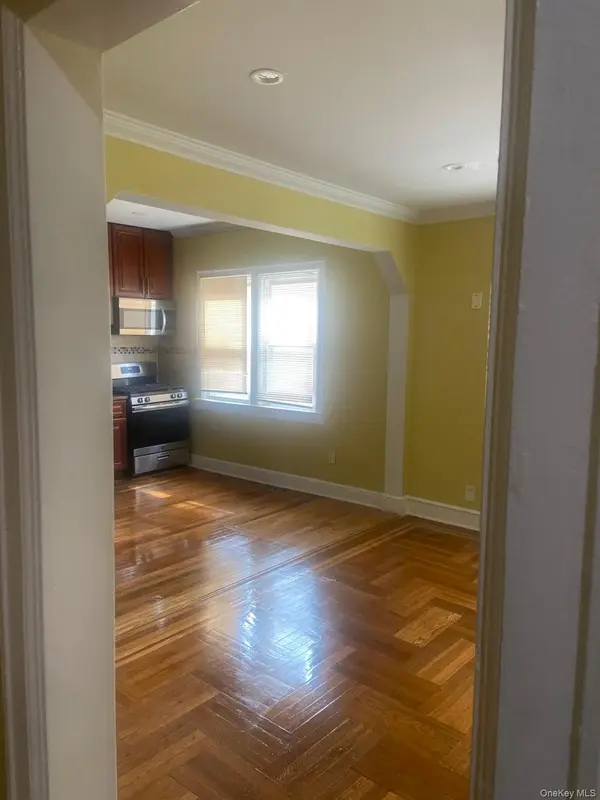 1006 E 241 street Monticello, Bronx, NY 10466