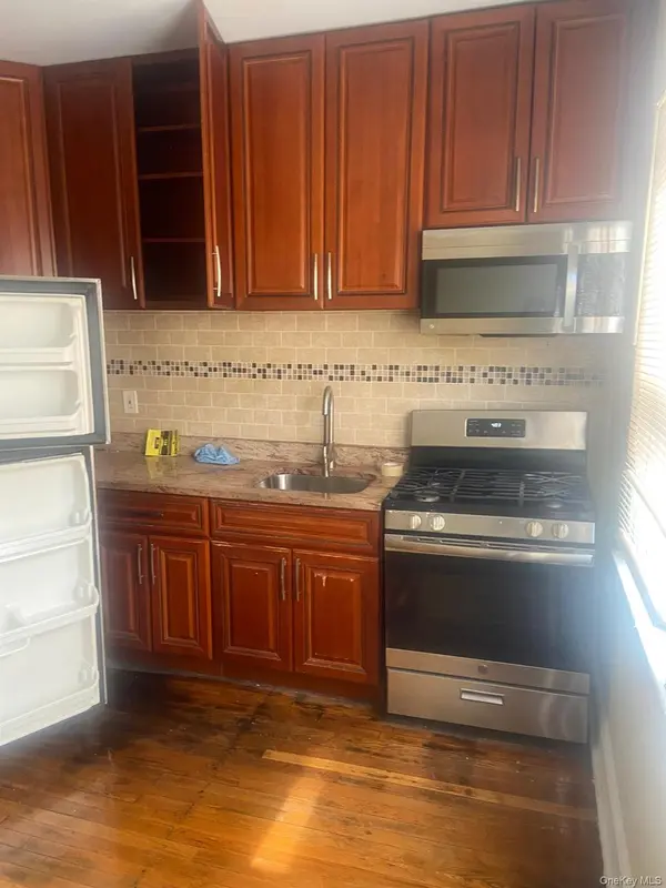 1006 E 241 street Monticello, Bronx, NY 10466
