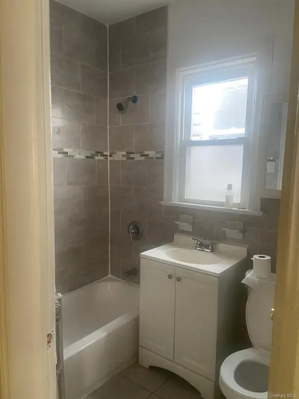 1006 E 241 street Monticello, Bronx, NY 10466
