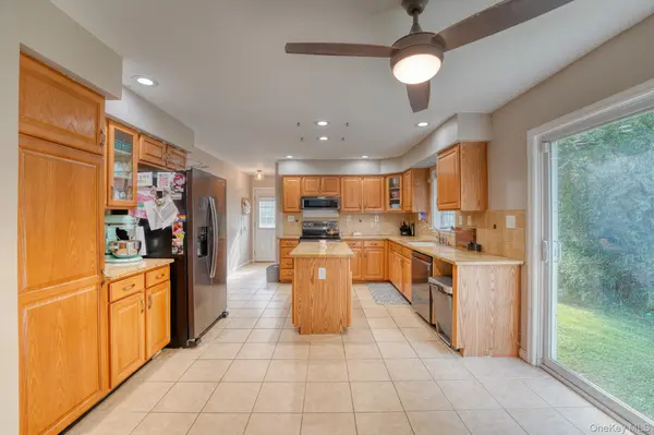99 Milton TPKE, Milton, NY 12547