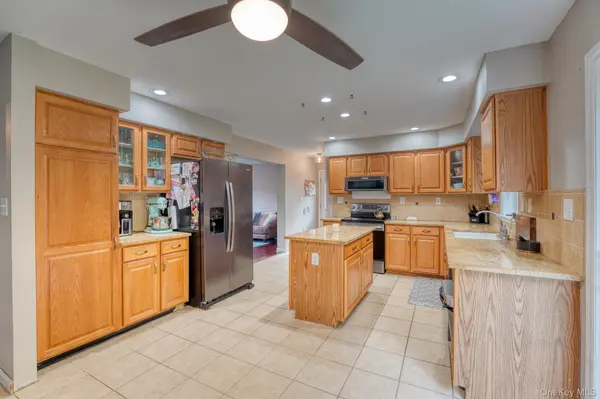 99 Milton TPKE, Milton, NY 12547