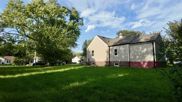 10703 W Woodland AVE, Beach Park, IL 60087