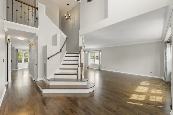 808 Livingston CT, Naperville, IL 60540