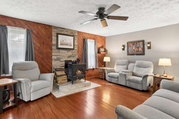 950 US Highway 52, Minooka, IL 60447