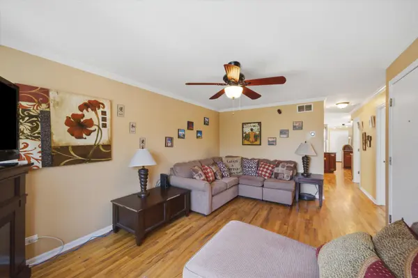 3262 N Elston AVE, Chicago, IL 60618