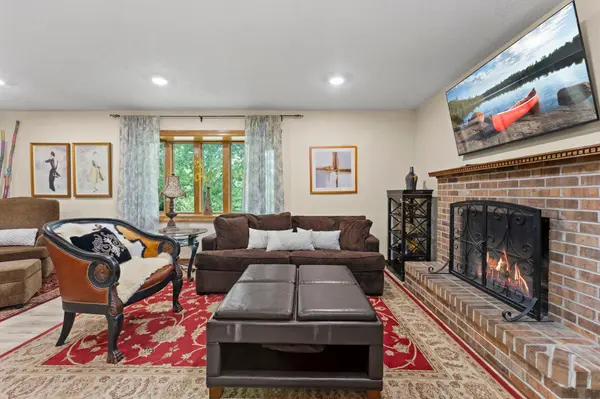 4555 W 131 1/2 ST, Savage, MN 55378