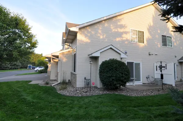 8846 92nd ST S, Cottage Grove, MN 55016