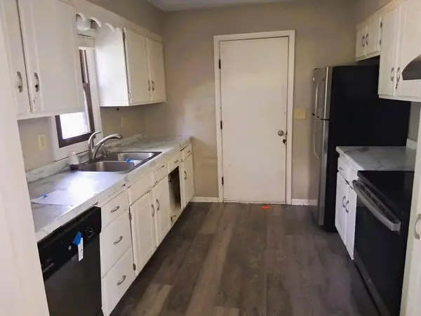 831 Cumming LN, Saint Cloud, MN 56301