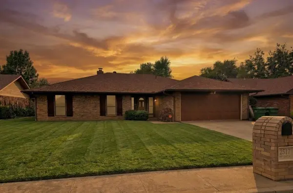 2517 W Olympic DR, Yukon, OK 73099