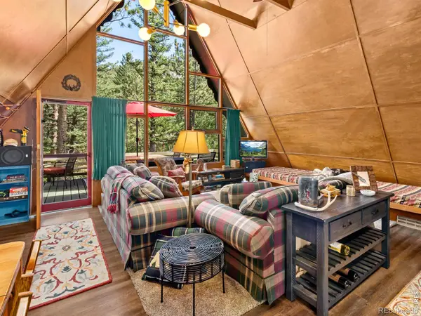 847 Hemlock DR, Lyons, CO 80540